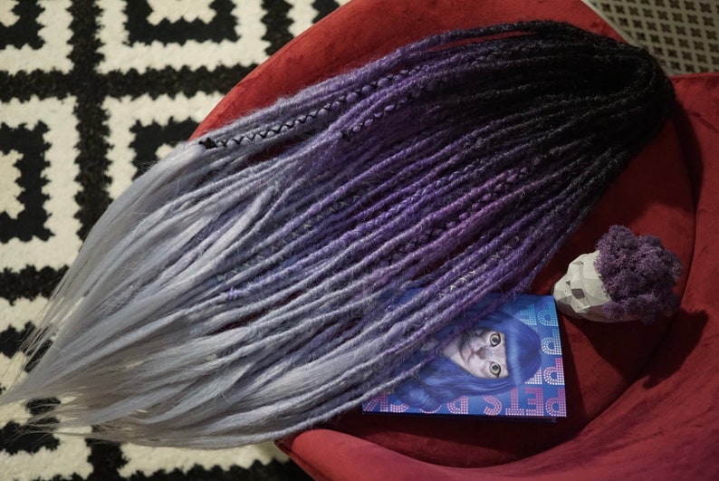 Ombre synthetic dreads Sunless to crimson to light grey ombre Natural seek for Double ended or Single ended Realistic and comfortable Unfounded dreadlocks sigh