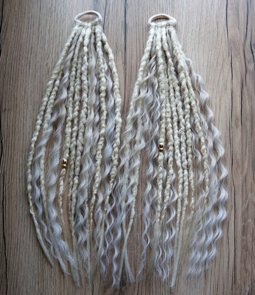 Blonde Curly Ponytail Dreadlock Extensions – Easy Boho Vogue with Synthetic hairband In Dreads, Ideal for Fairs & Each day Wear